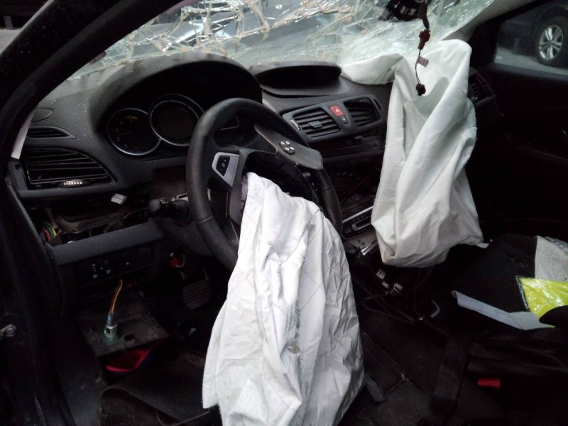 renault megane iii berlina 5 p del año 2011