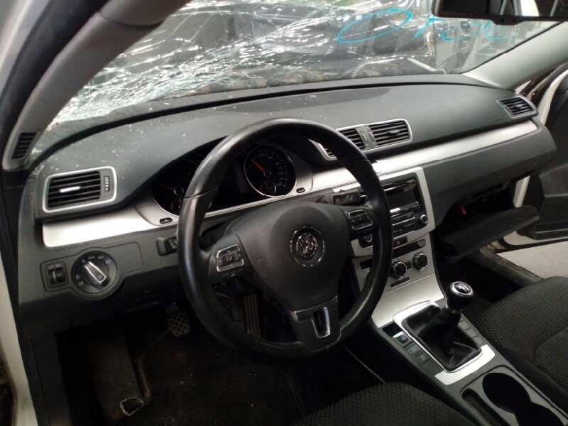 volkswagen passat lim. (362) del año 2012