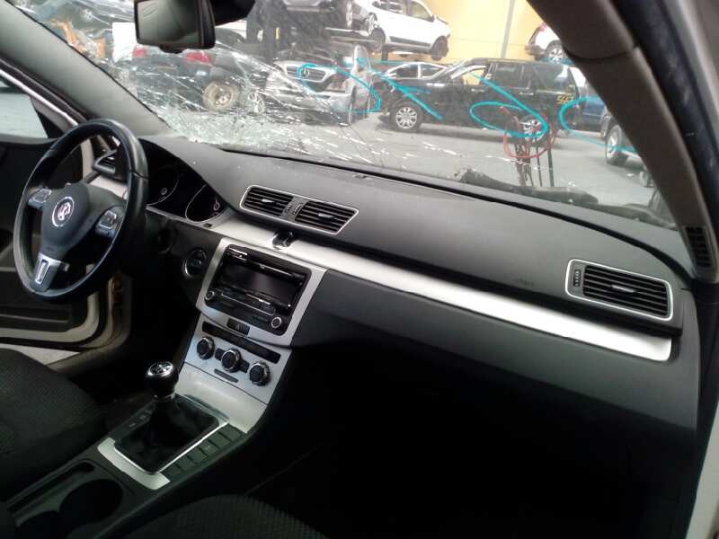 volkswagen passat lim. (362) del año 2012