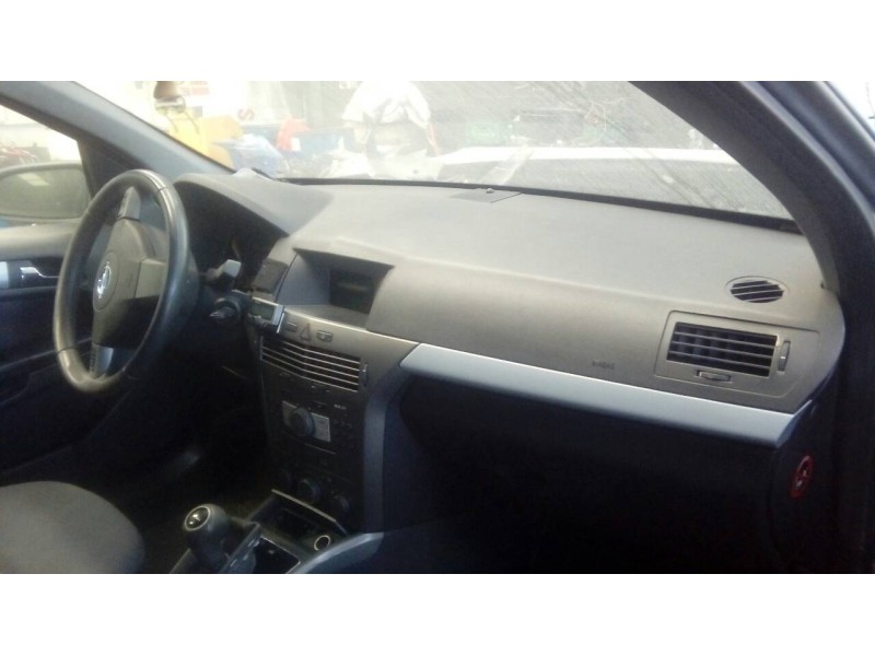 opel astra h berlina del año 2006