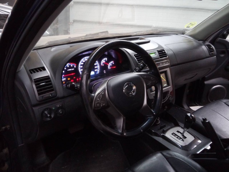 ssangyong rexton w del año 2016