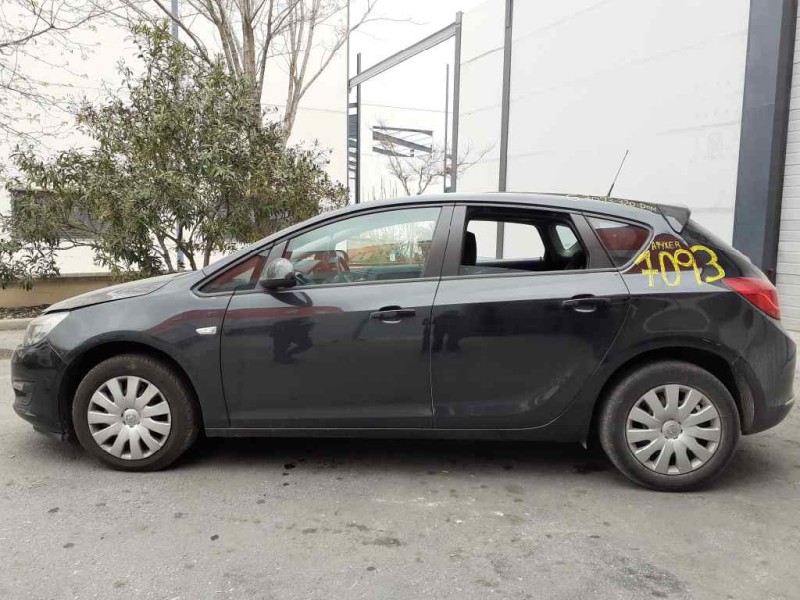 opel astra j lim. del año 2012