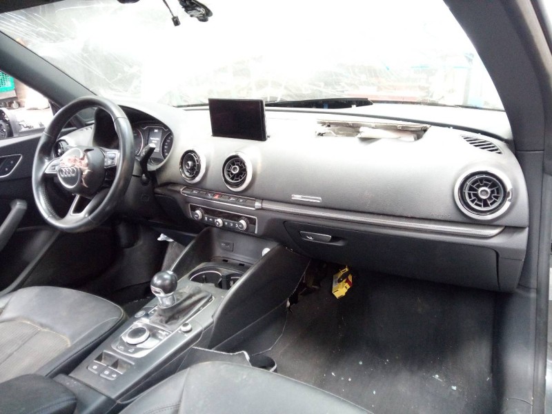 audi a3 cabrio (8ve) del año 2012