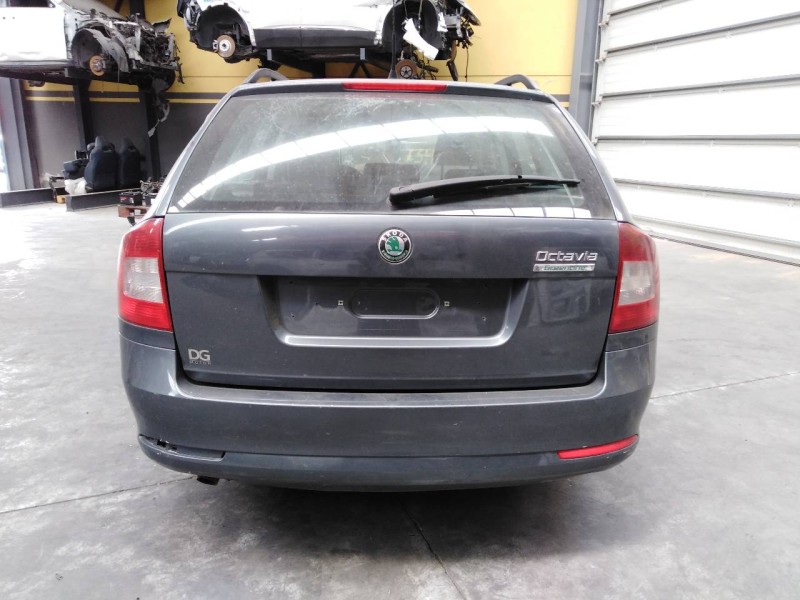 skoda octavia combi (1z5) del año 2008