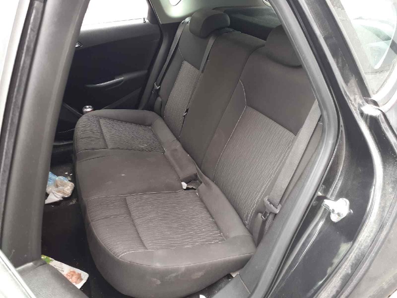 opel astra j lim. del año 2012