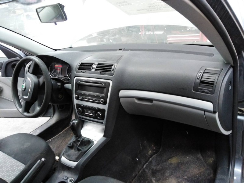 skoda octavia combi (1z5) del año 2008