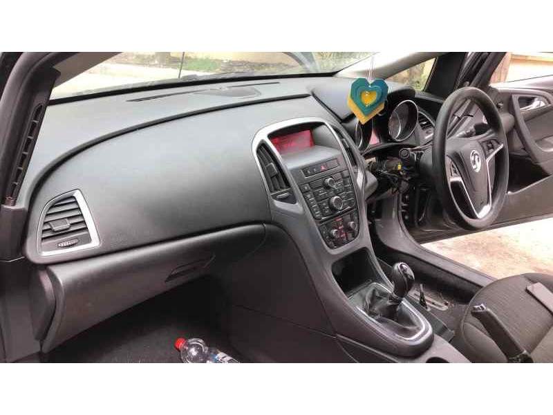 opel astra j lim. del año 2012