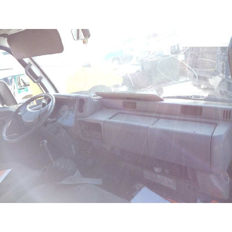 nissan cabstar 01.04  del año 2003