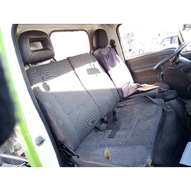 nissan cabstar 01.04  del año 2003