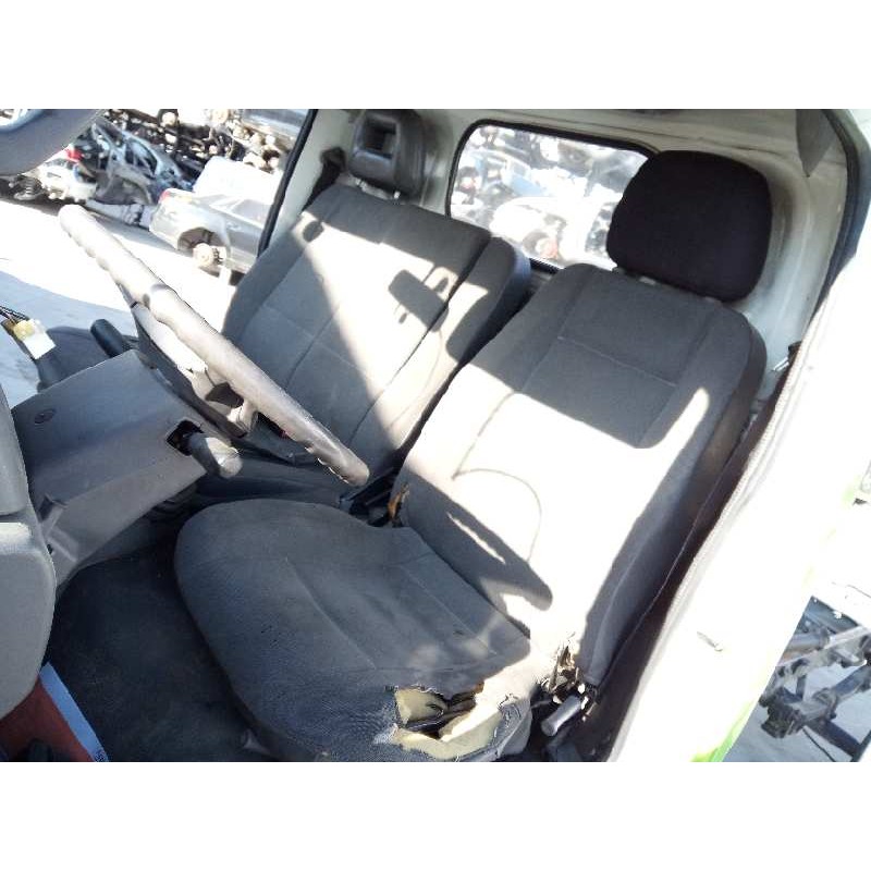 nissan cabstar 01.04  del año 2003