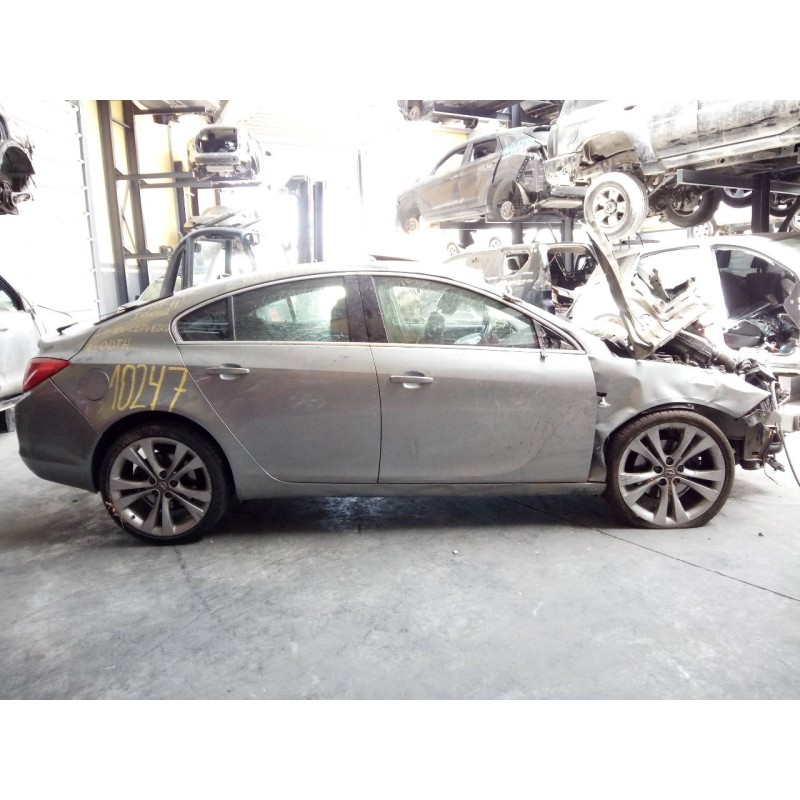 opel insignia berlina del año 2010