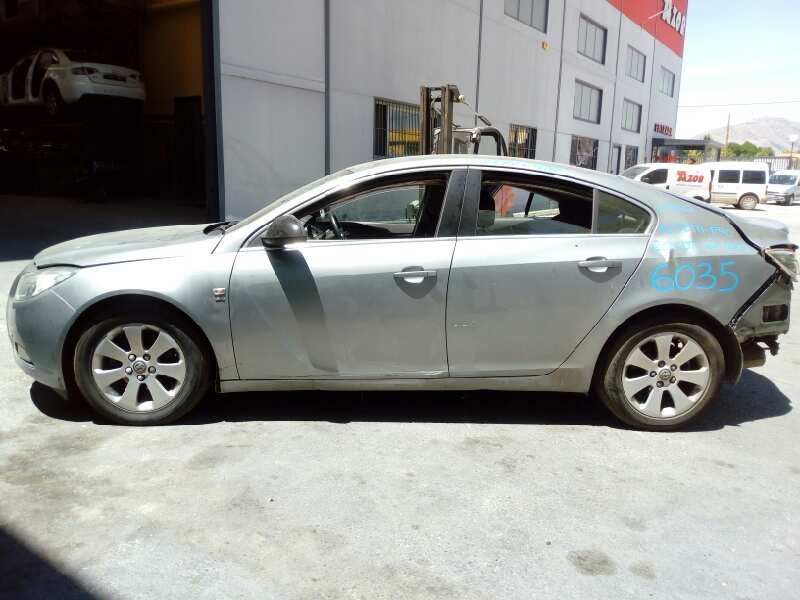 opel insignia berlina del año 2008