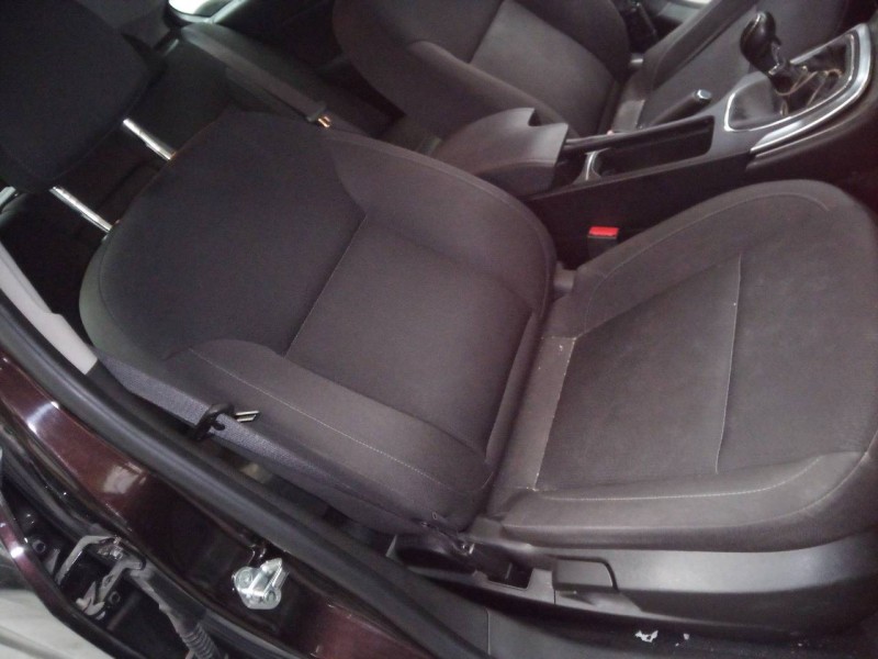 opel insignia berlina del año 2012