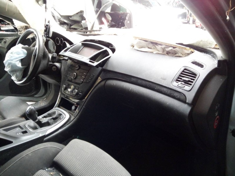 opel insignia berlina del año 2010