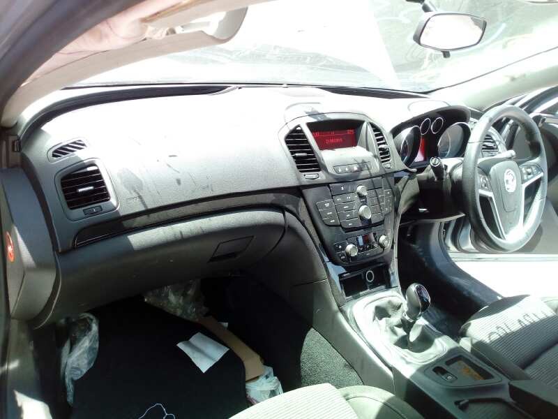 opel insignia berlina del año 2008