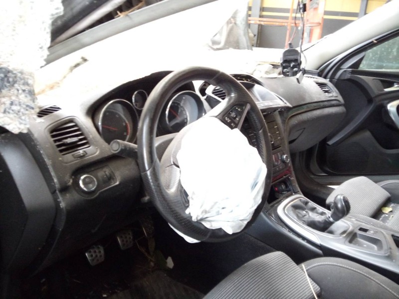 opel insignia berlina del año 2010