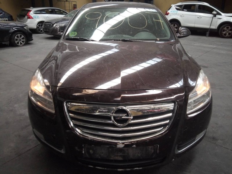 opel insignia berlina del año 2012