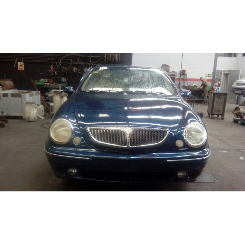 lancia lybra berlina del año 2000