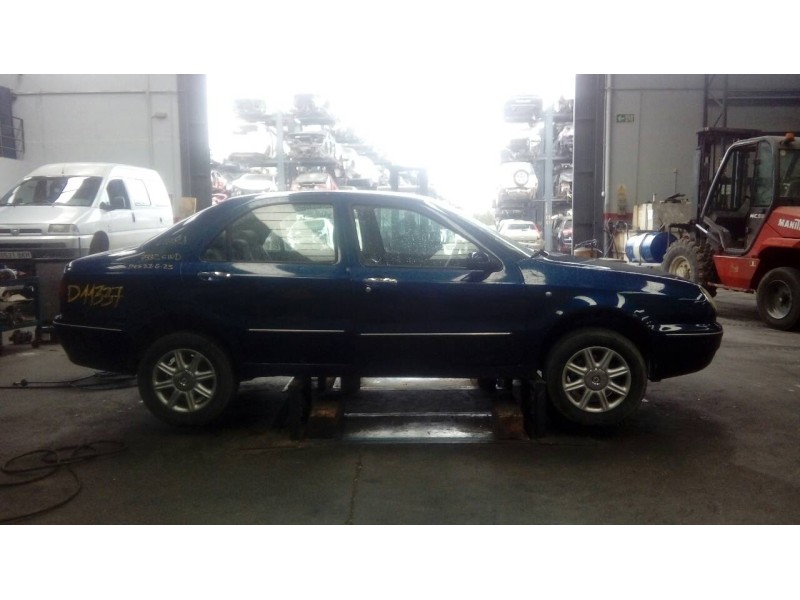 lancia lybra berlina del año 2000