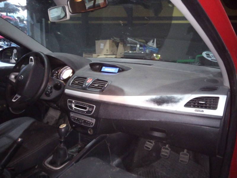 renault megane iii berlina 5 p del año 2009