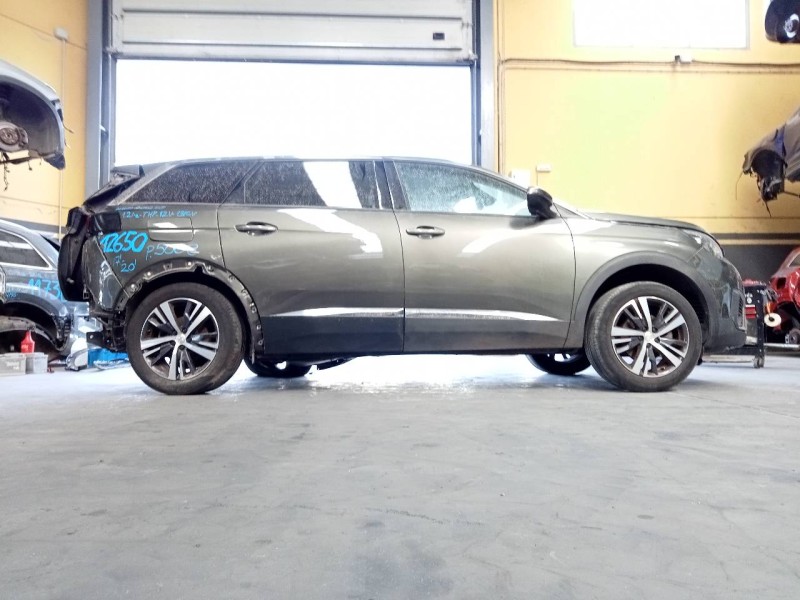 peugeot 5008 del año 2019