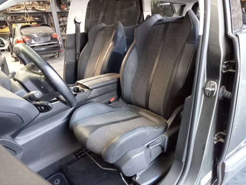 peugeot 5008 del año 2019