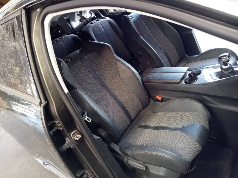 peugeot 5008 del año 2019