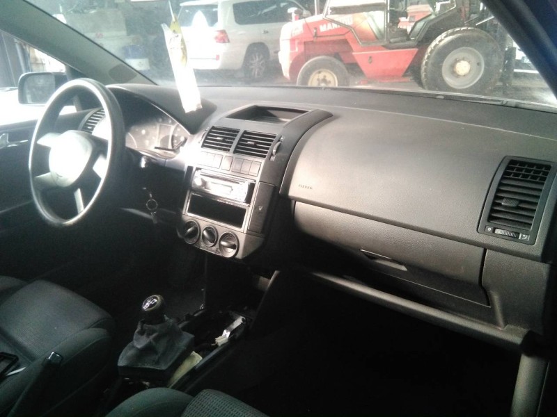 volkswagen polo (9n1) del año 2003