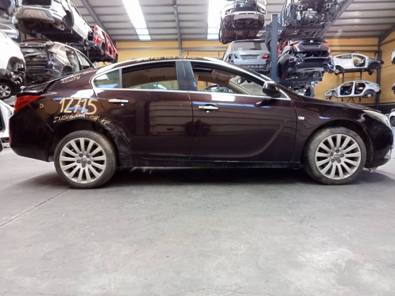 opel insignia berlina del año 2011