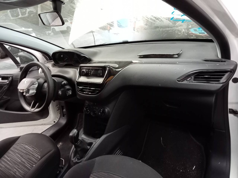 peugeot 208 del año 2018