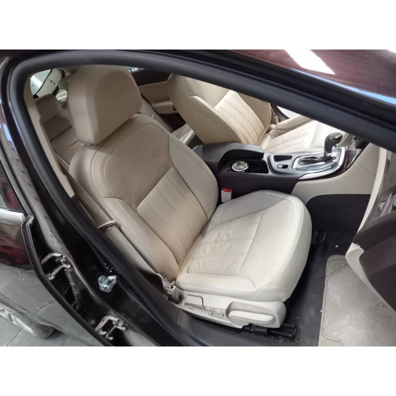 opel insignia berlina del año 2011