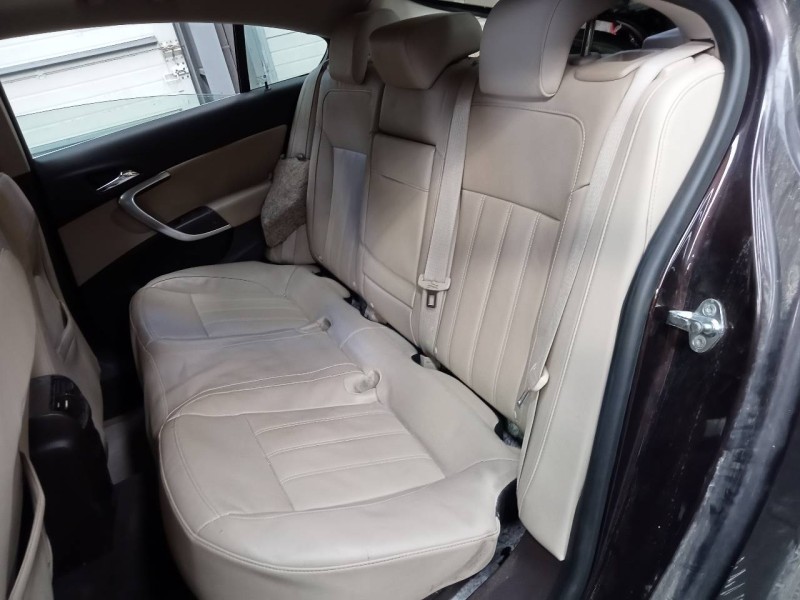 opel insignia berlina del año 2011