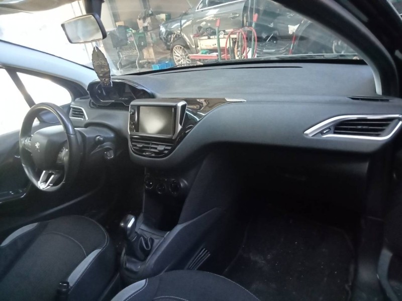 peugeot 208 del año 2014