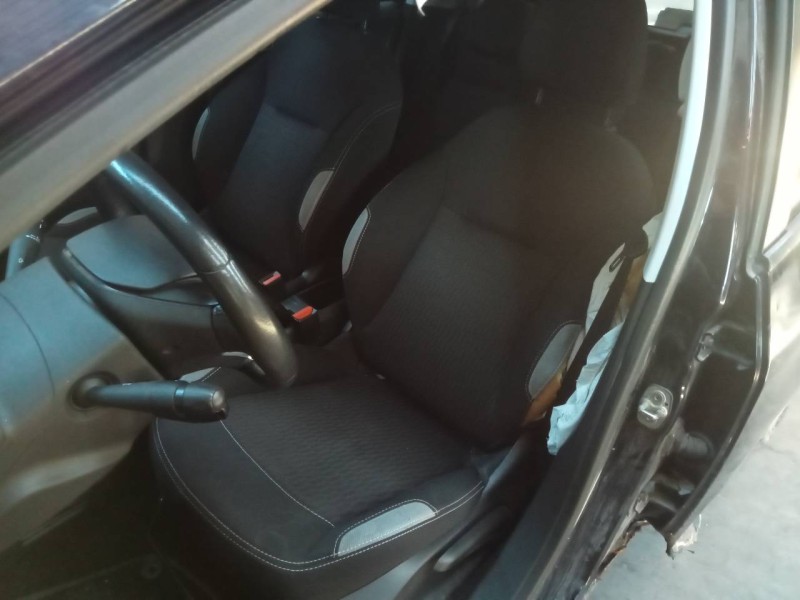 peugeot 208 del año 2014