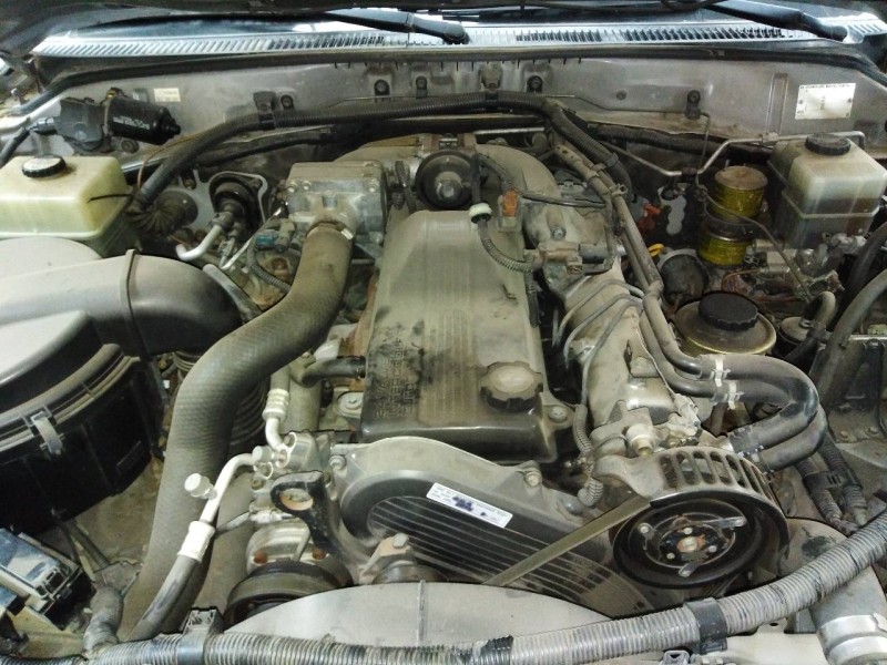 toyota land cruiser (j10) del año 2000