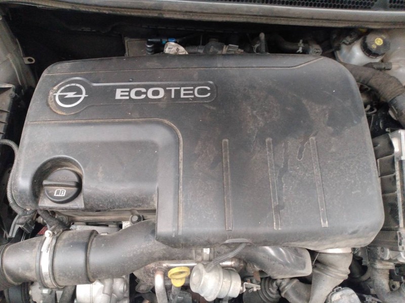 opel astra j lim. 4türig del año 2015