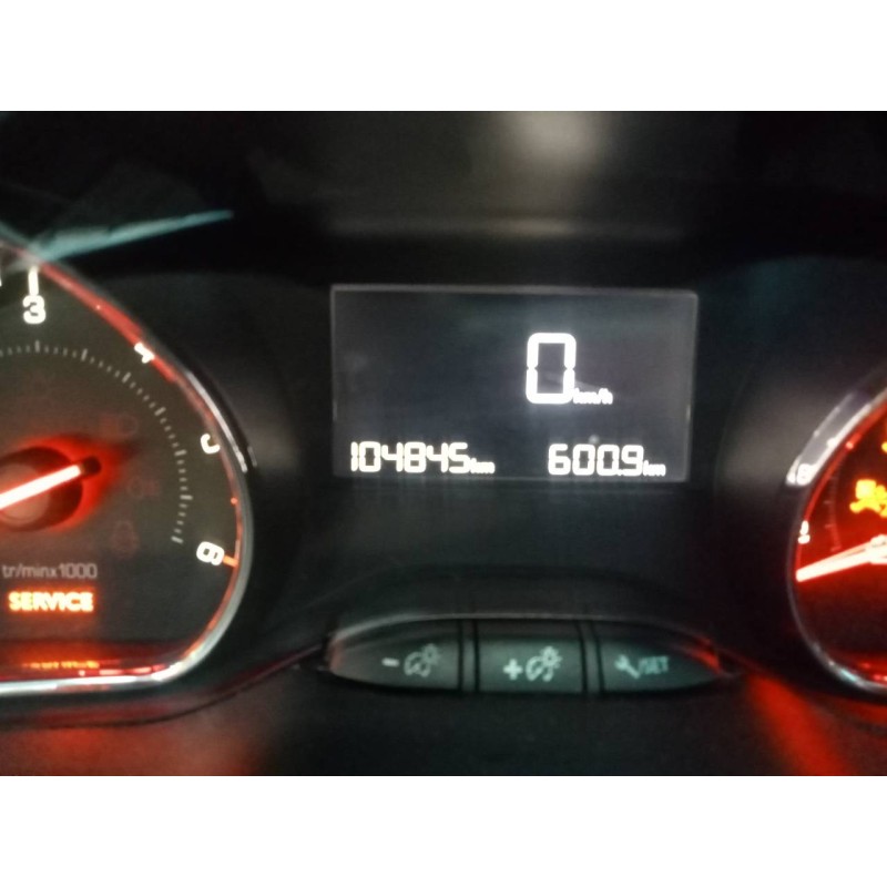 peugeot 208 del año 2014