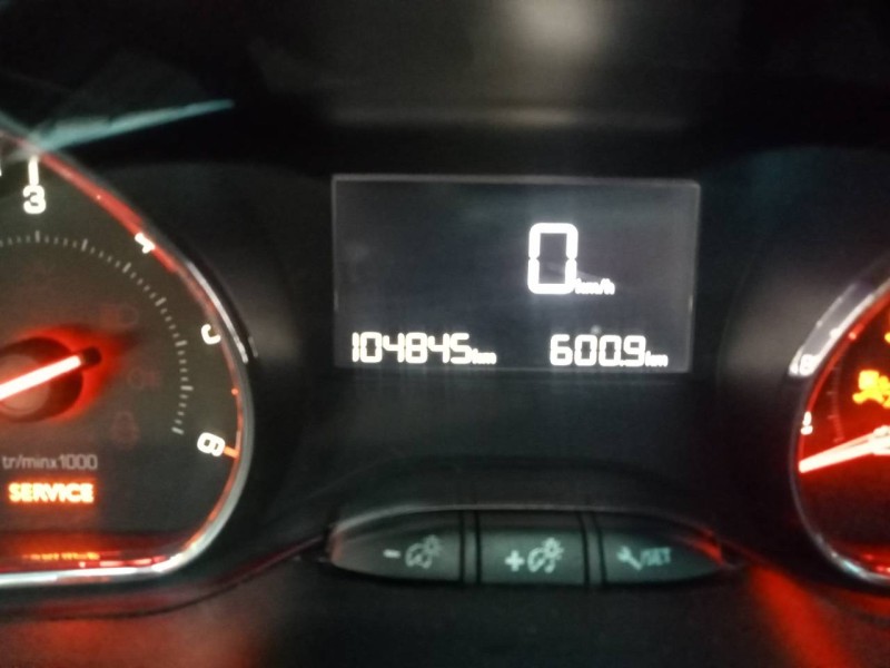 peugeot 208 del año 2014