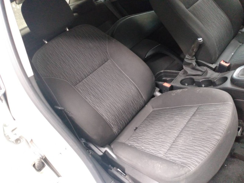 opel astra j lim. 4türig del año 2015