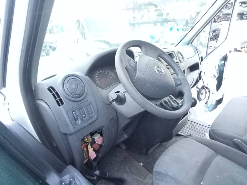 nissan nv 400 del año 2018