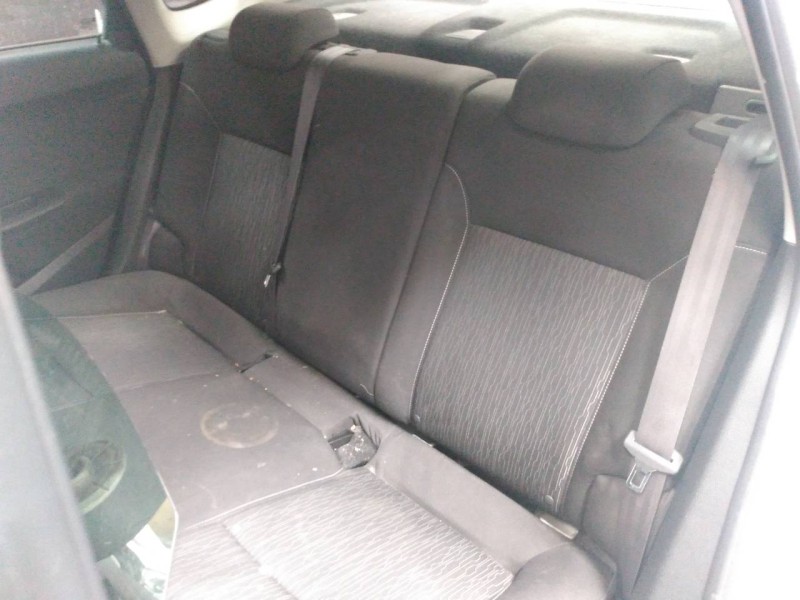 opel astra j lim. 4türig del año 2015