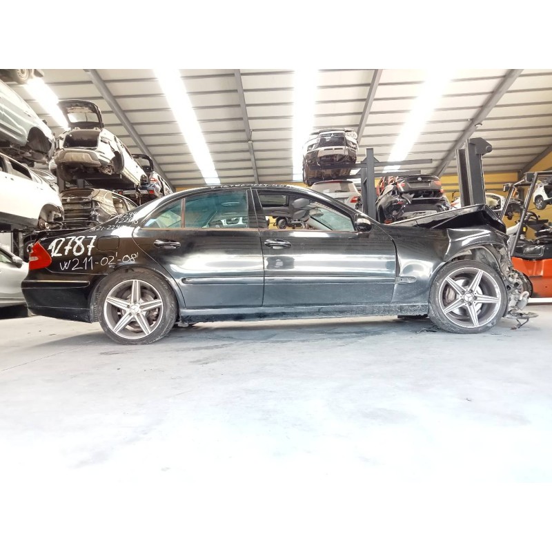 mercedes-benz clase e (w211) berlina del año 2002