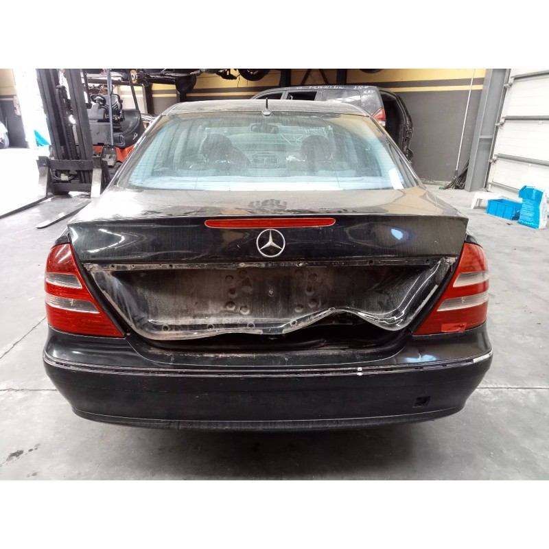 mercedes-benz clase e (w211) berlina del año 2002