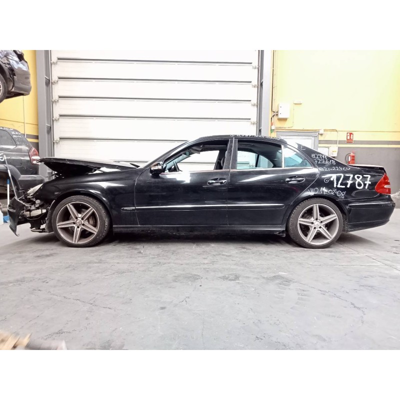 mercedes-benz clase e (w211) berlina del año 2002