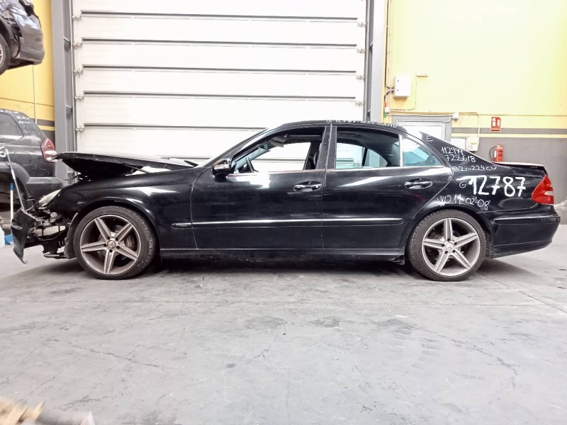 mercedes-benz clase e (w211) berlina del año 2002