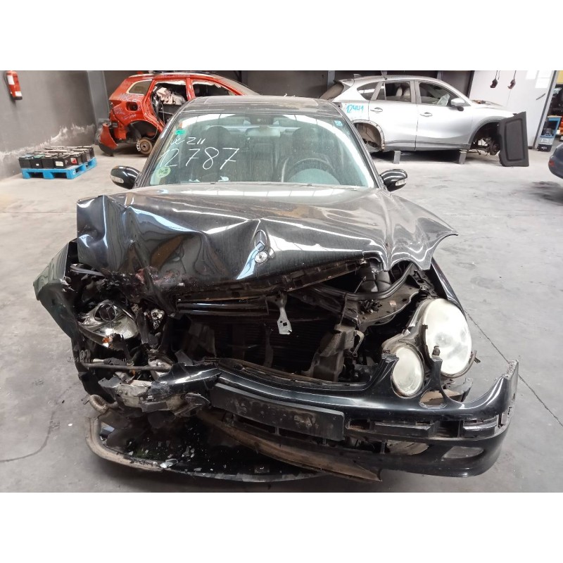 mercedes-benz clase e (w211) berlina del año 2002