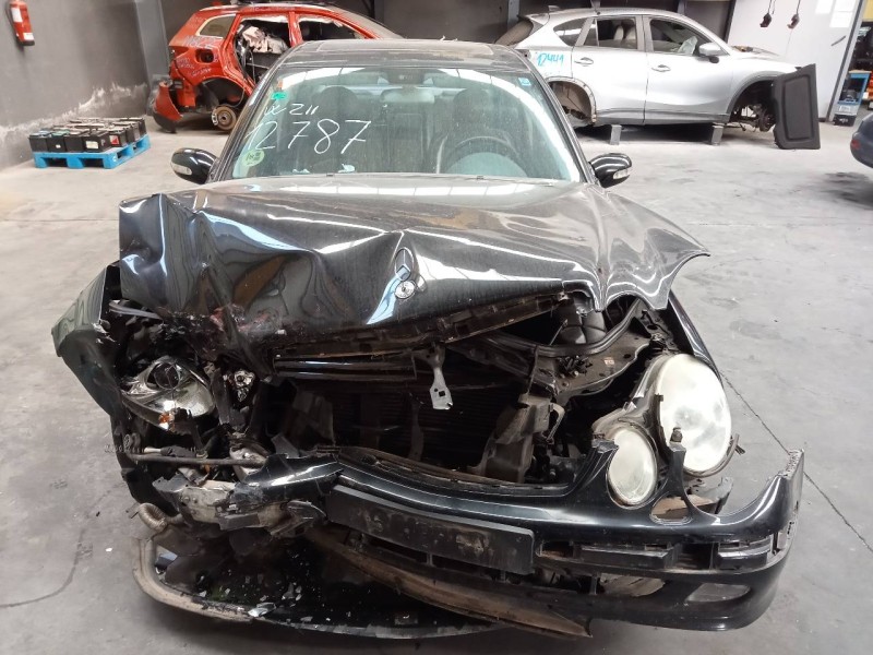 mercedes-benz clase e (w211) berlina del año 2002