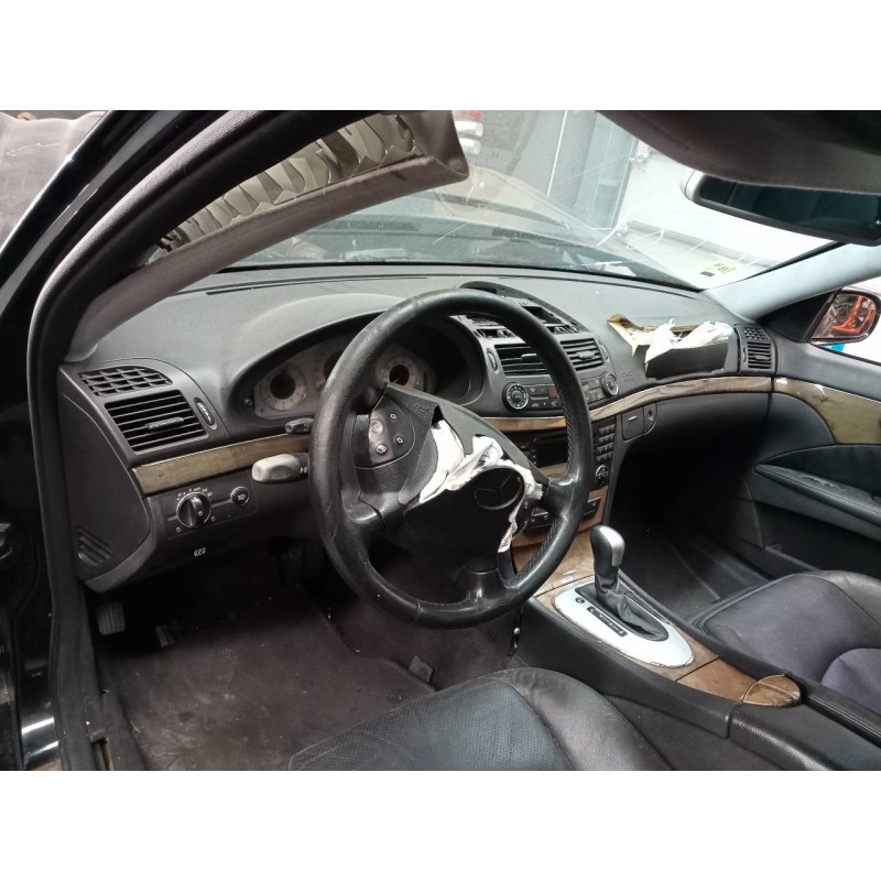 mercedes-benz clase e (w211) berlina del año 2002