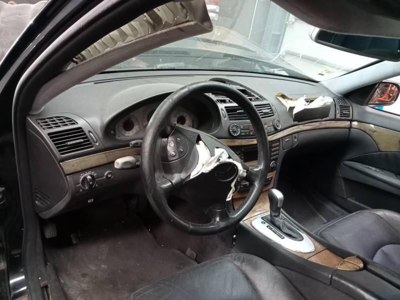 mercedes-benz clase e (w211) berlina del año 2002