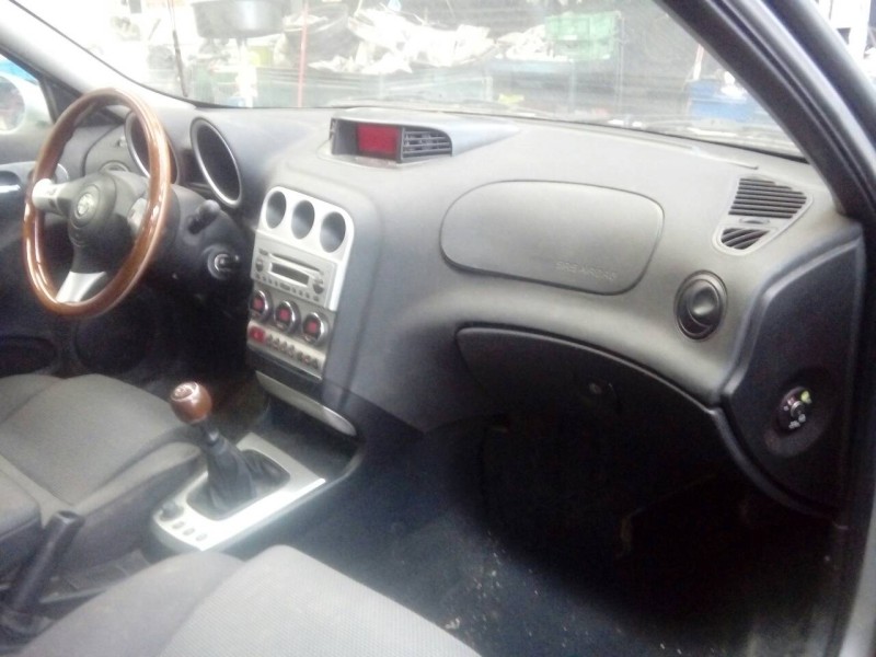 alfa romeo 156 (116) del año 2000